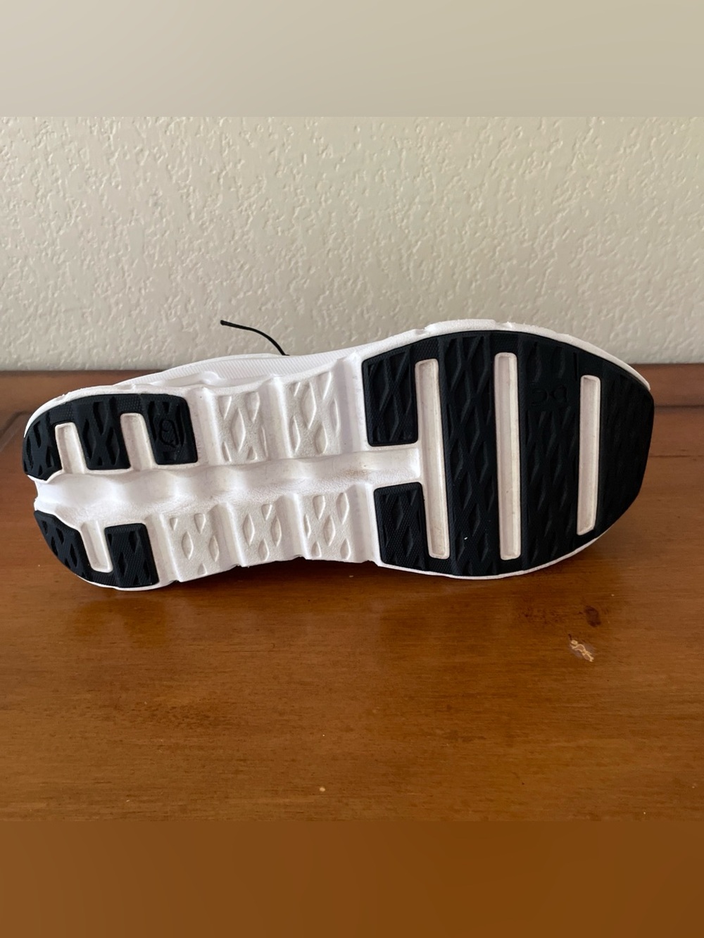 On Cloud On Running Cloudtilt Black Ivory 3WE10051430 Womens Sz 7.5 - Picture 7 of 13